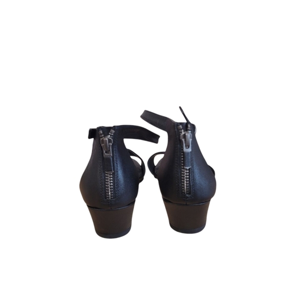 New Eileen Fisher Black Tumbled Leather Ankle Strap Wedge Samdal Size 6.5 - Picture 5 of 8